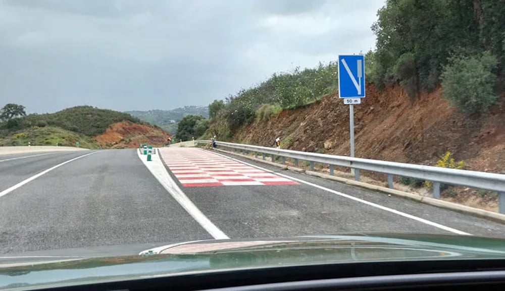 Смуга екстренної зупинки