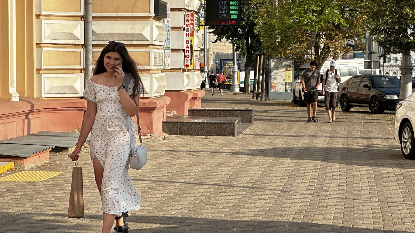 Спека до +30 °C, місцями грози: погода на завтра в Києві