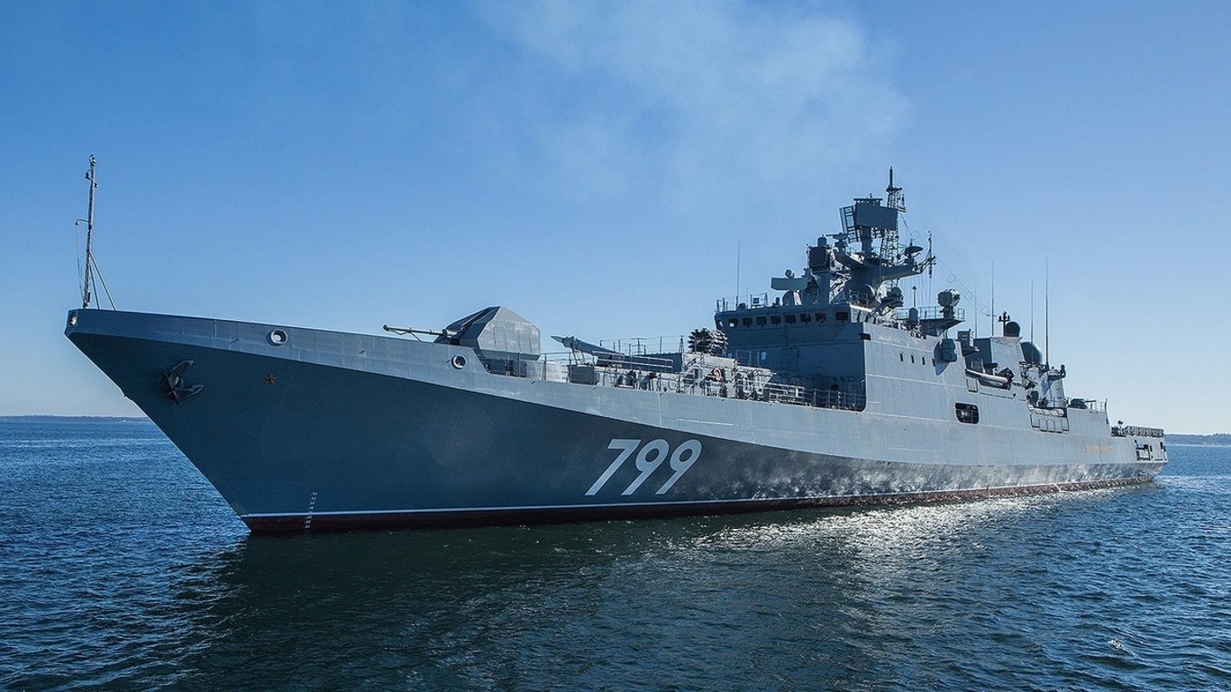 Загроза зростає: РФ терміново вивели в Чорне море фрегат