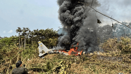 У Колумбії розбився військовий літак: на борту було понад 100 осіб - 290x166