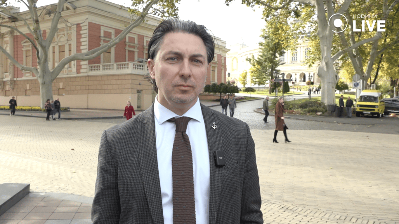 директора департаменту культури, міжнародного співробітництва та маркетингу Івана Ліптуги.