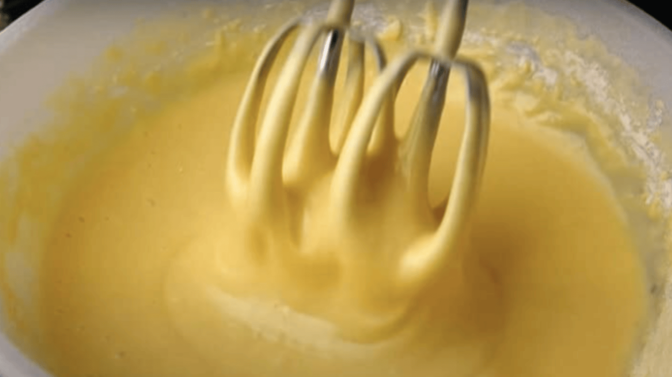 the recipe for a delicious dessert with strawberries