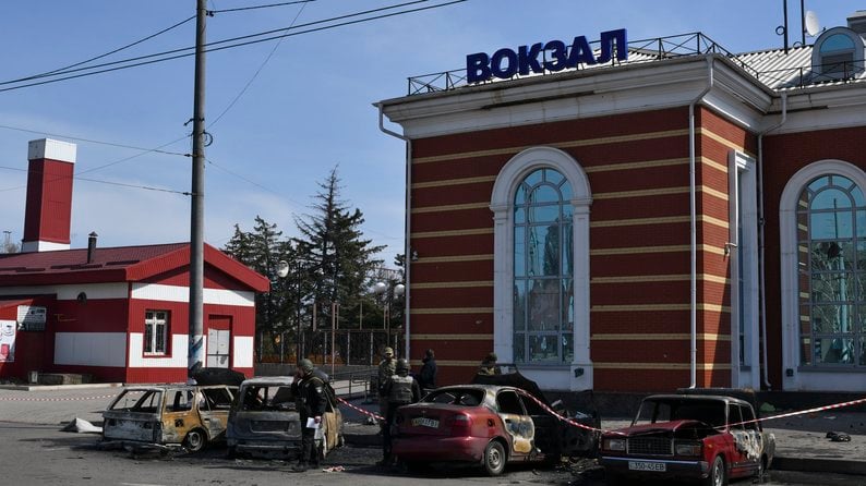 Russian strike on Kramatorsk station