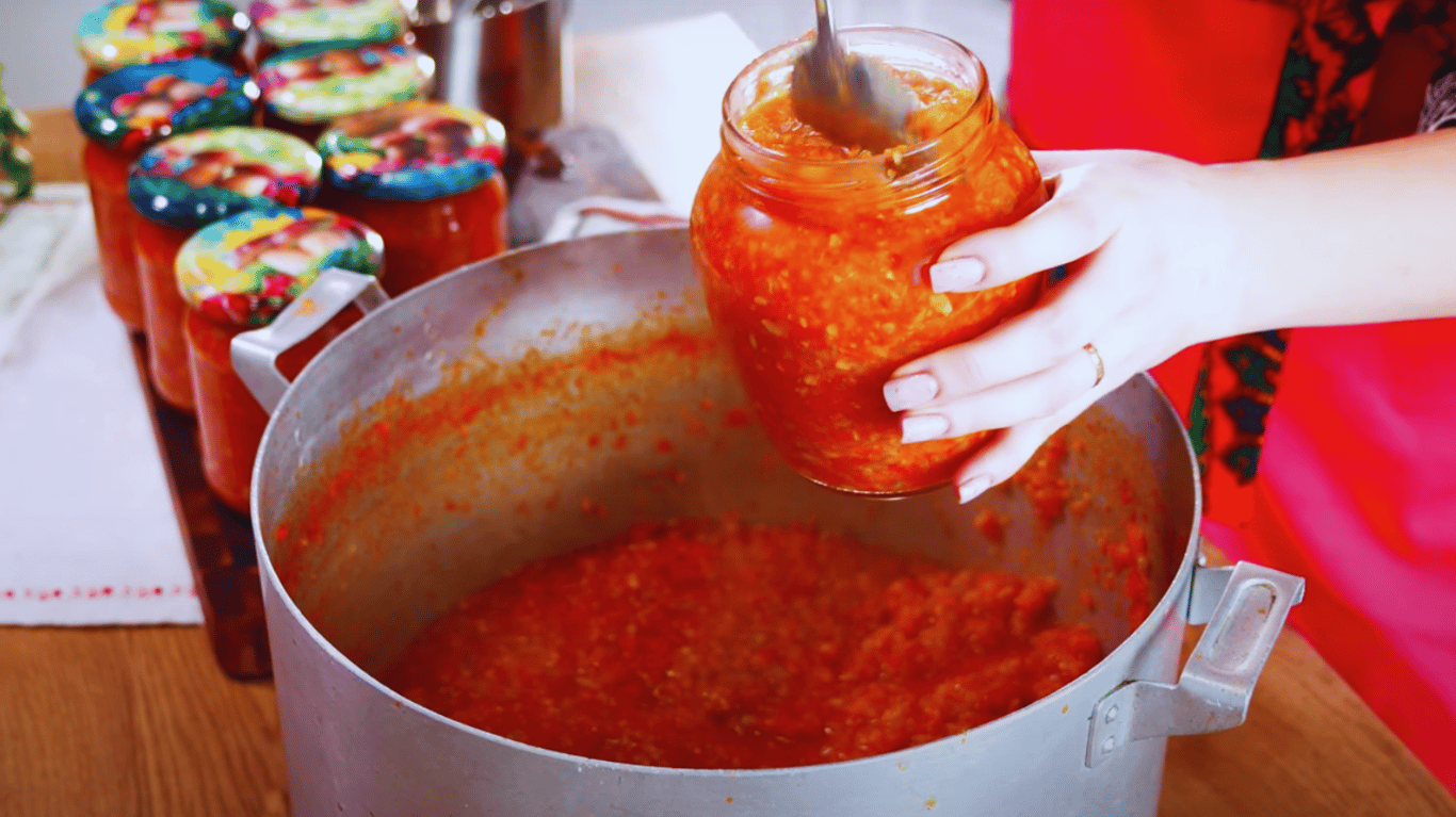 як приготувати аджику на зиму