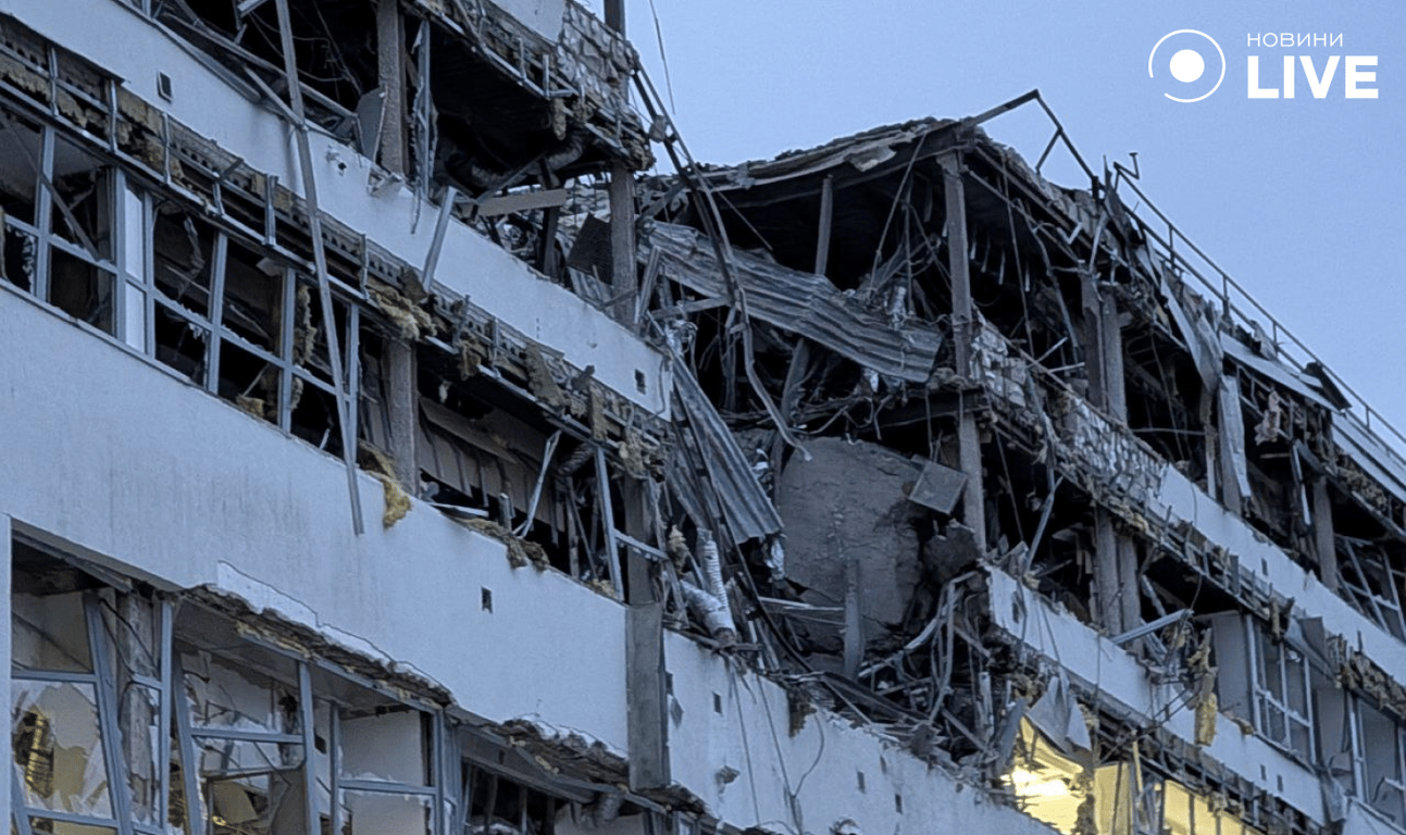 У Києві на Оболоні ліквідували наслідки атаки РФ