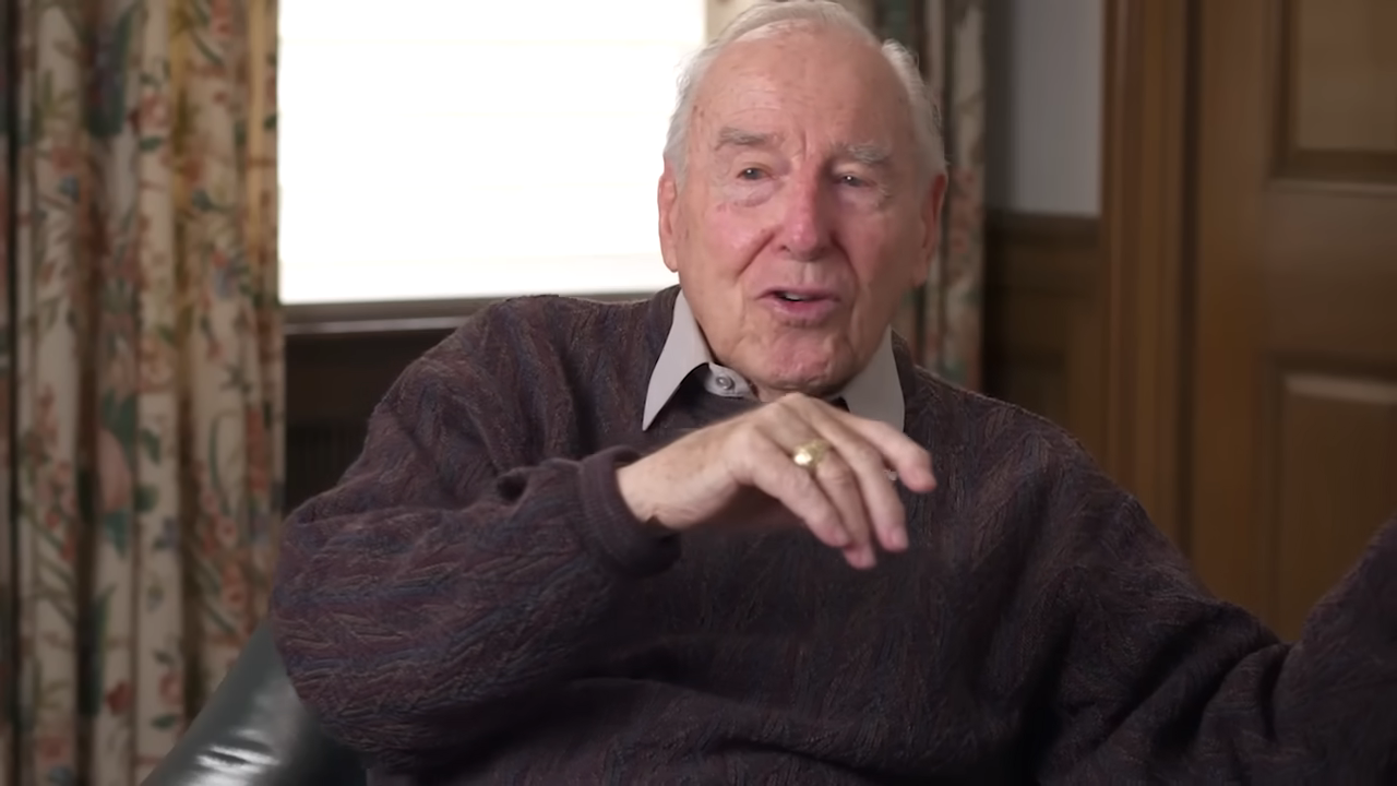 Умер автор фразы "Хьюстон, у нас проблемы" — кем был Джим Ловелл - фото 4