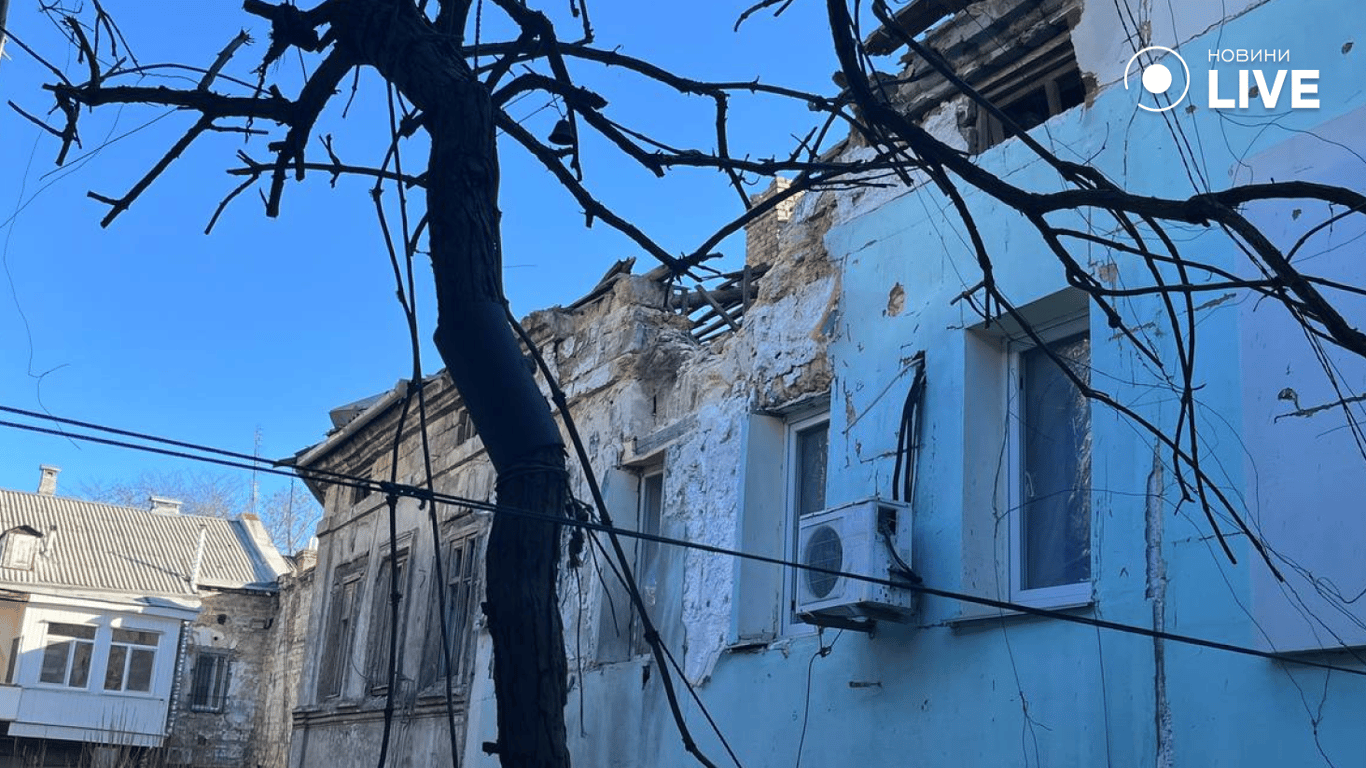 Пошкоджений житловий будинок в Одесі