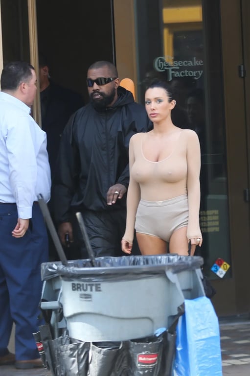 Репер Каньє Вест з дружиною Б'янкою Цензорі. Фото: Фото: Blackbelts / BACKGRID