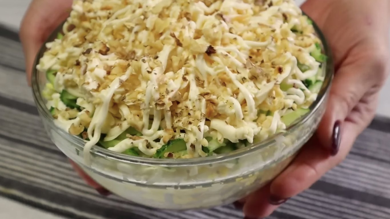 рецепт салату з куркою та ананасами