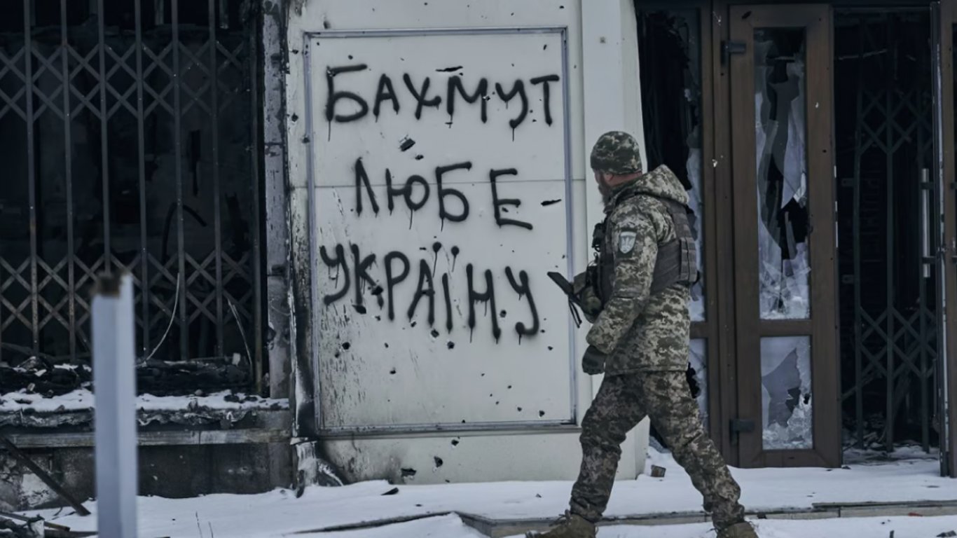 Українські прикордонники показали, як стримують ворога у Бахмуті: в місті тривають вуличні бої