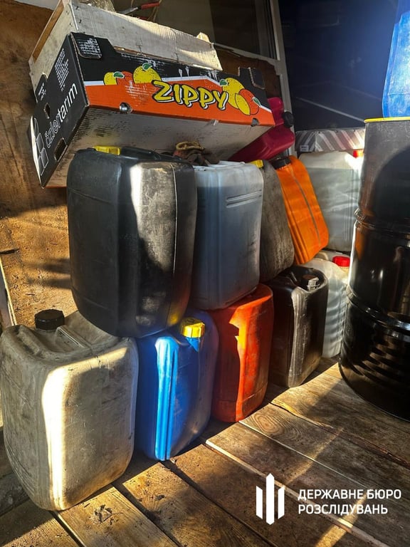 Військові розкрадали пальне частини