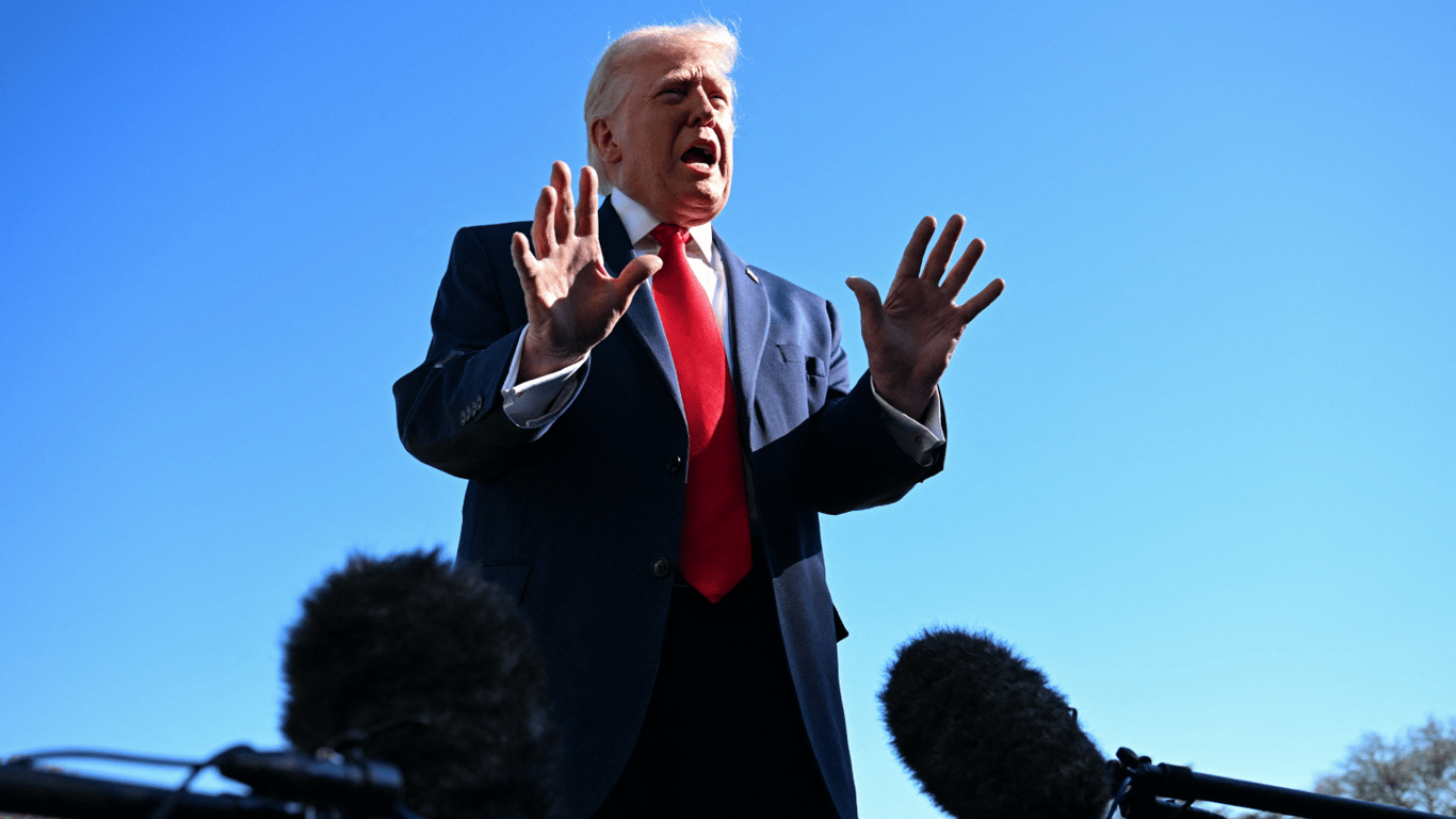 Трамп попросил лидера Китая не поставлять оружие Ирану