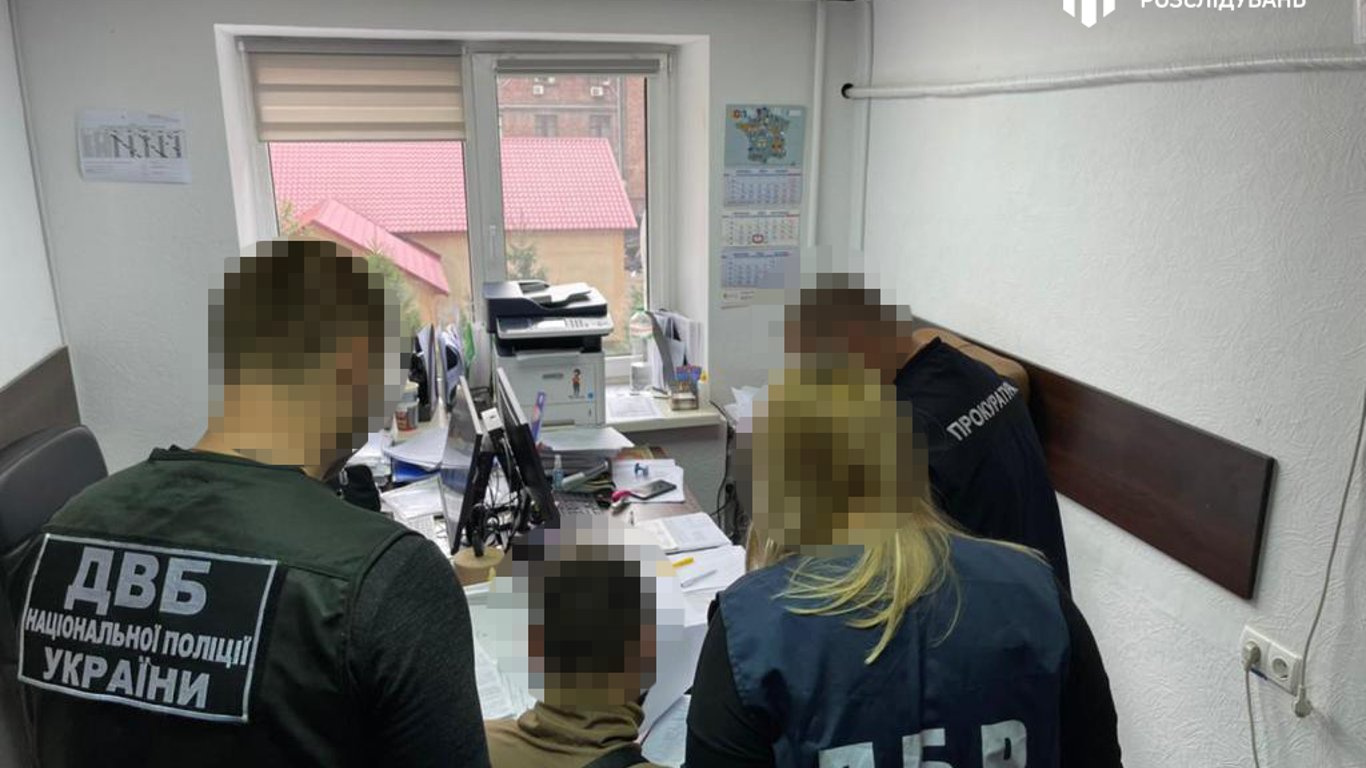 У Харкові арештували трьох поліцейських, які грабували перехожих