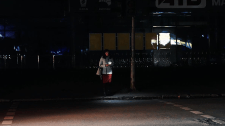 Відключення світла в Києві — у ДТЕК оприлюднили графіки на завтра - 285x160