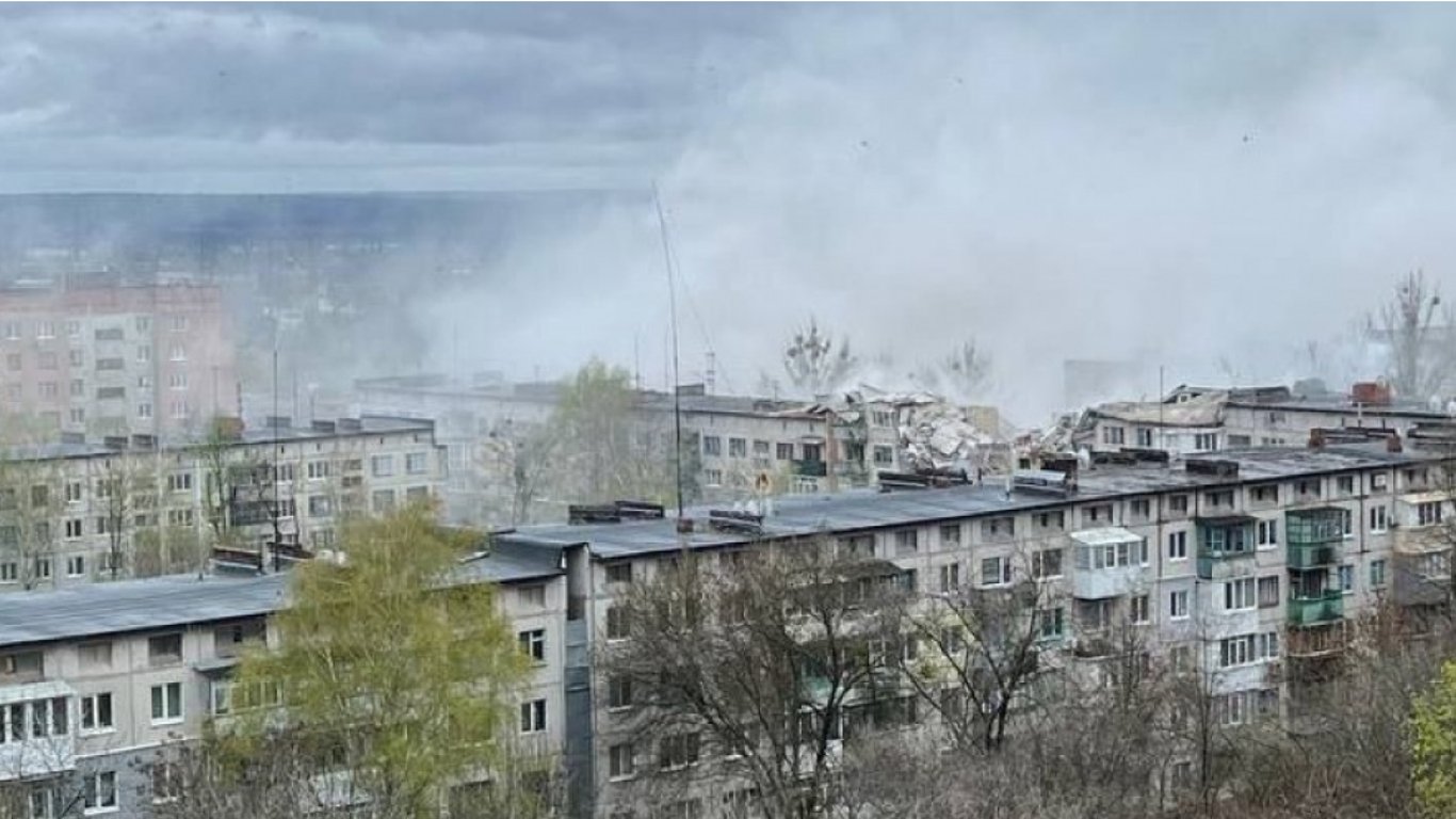 Оккупанты обстреляли жилой дом в Славянске: первые подробности
