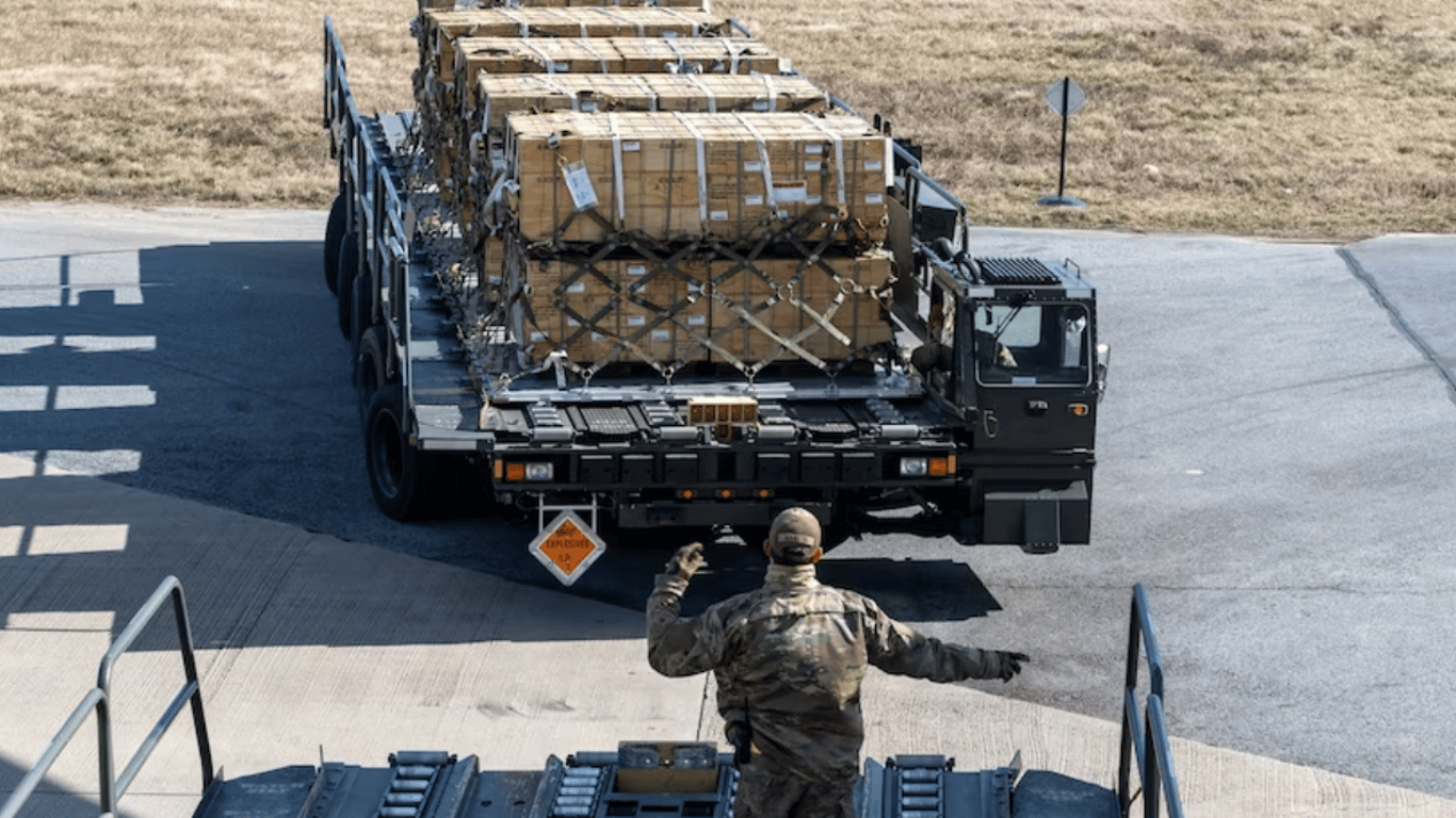 Швеция передаст Украине рекордный пакет военной помощи