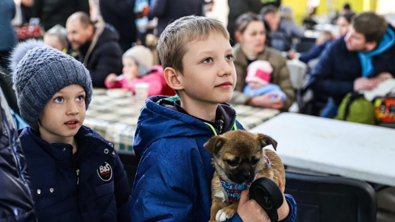 Дітей-переселенців стане легше реєструвати на місці проживання: новий законопроєкт