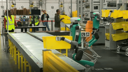 Имитируют даже движения пальцев — в сети показали видео, как роботы работают на складах Amazon - 285x160