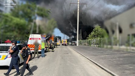 Масштабный пожар в Одессе в результате попадания — есть пострадавшие - 285x160
