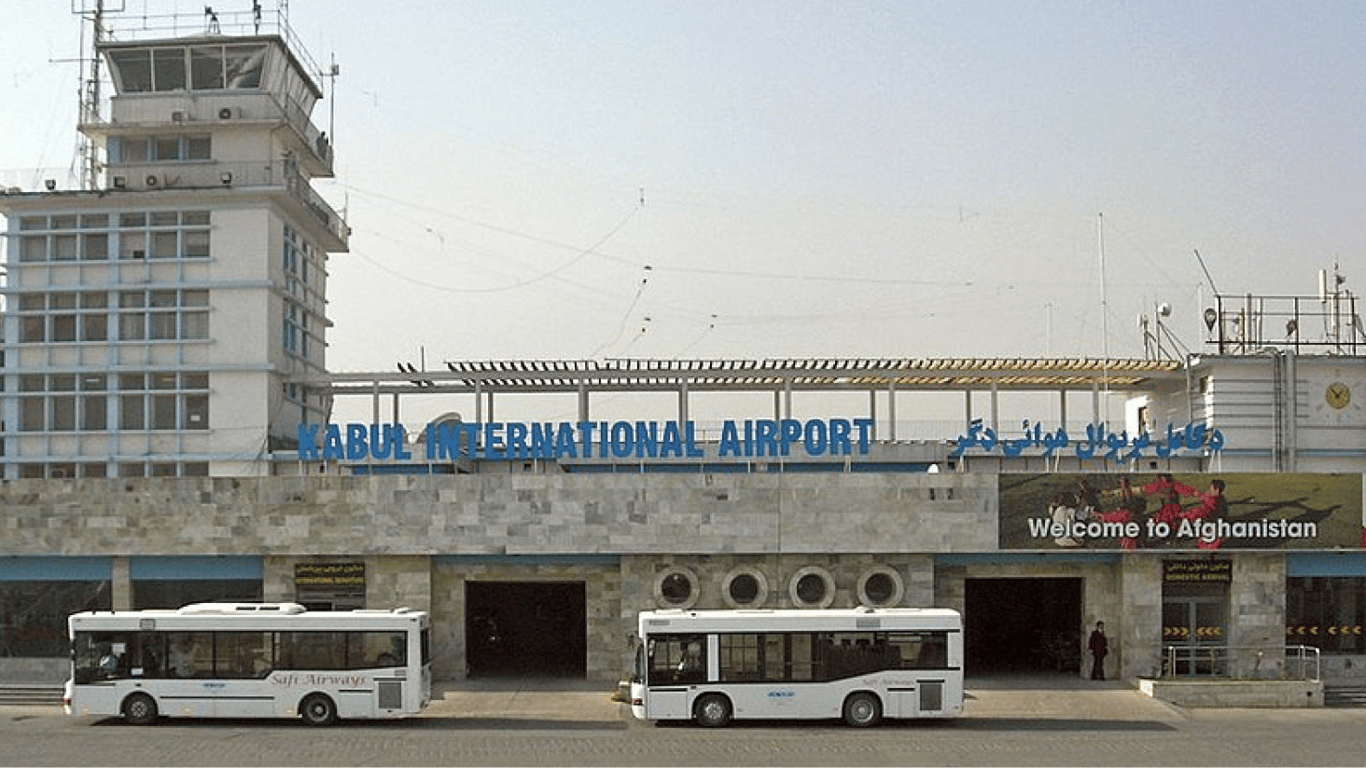В военном аэропорту Кабула произошел взрыв