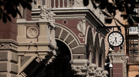 НБУ смягчил валютные ограничения — кого именно коснутся изменения - 285x160