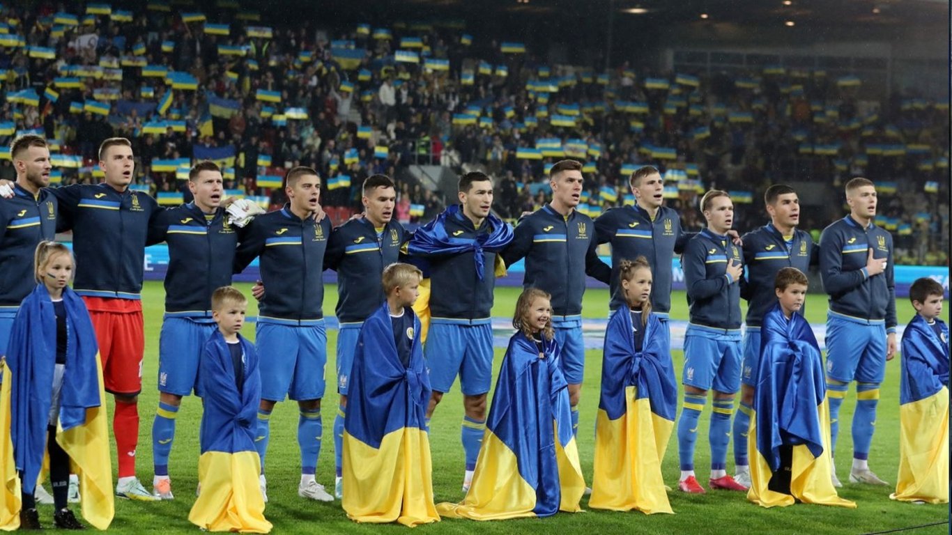 Голкипер сборной Украины получил тяжелую травму и пропустит два месяца