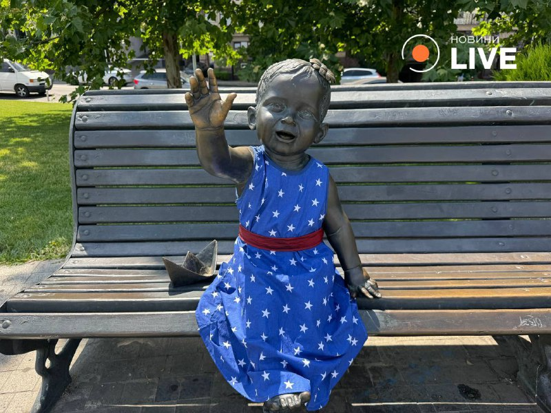 Малюків-засновників Києва одягли в символічне вбрання з нагоди Дня незалежності США — фото - фото 1