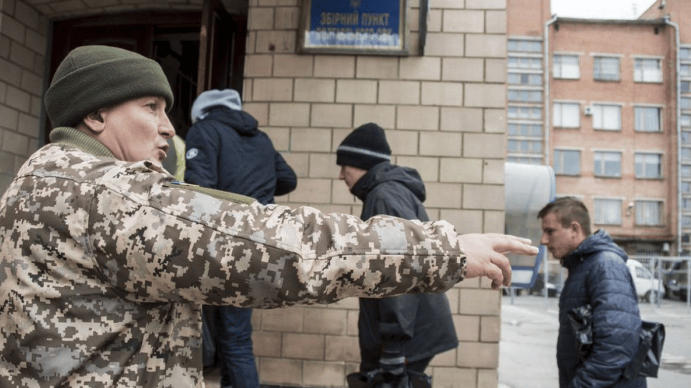 Какое наказание грозит проигнорировавшим повестку украинцам — разъяснение юристов