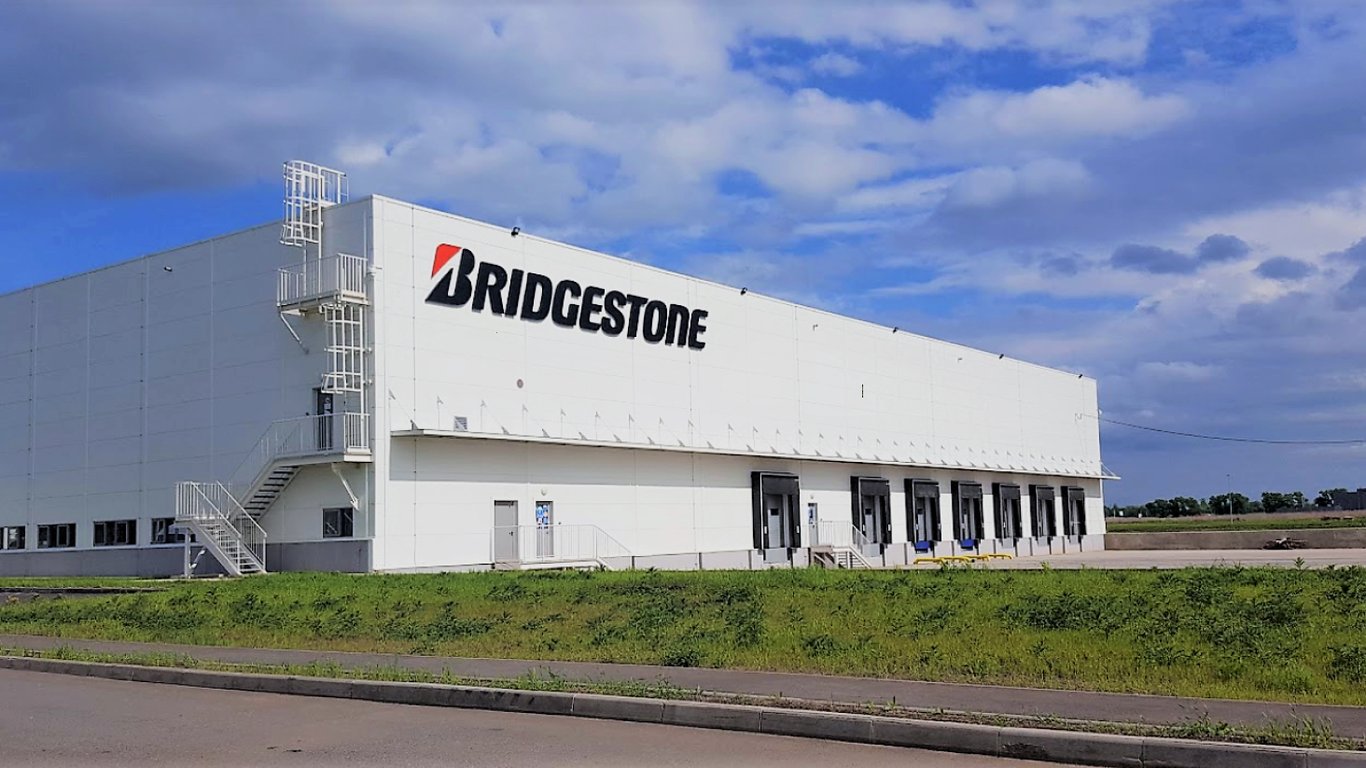 Японський виробник шин Bridgestone продає свої активи в Росії