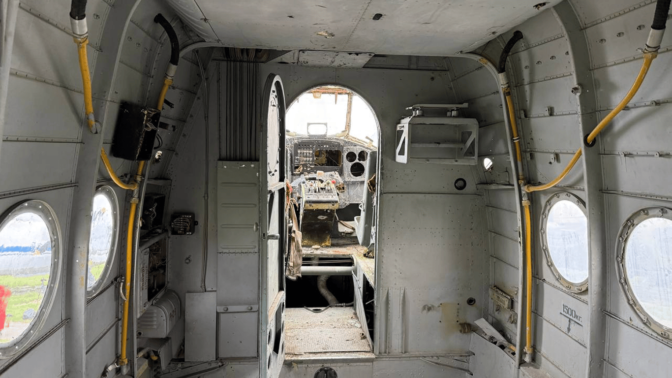 Літак Ан-6 передали Держмузею авіації