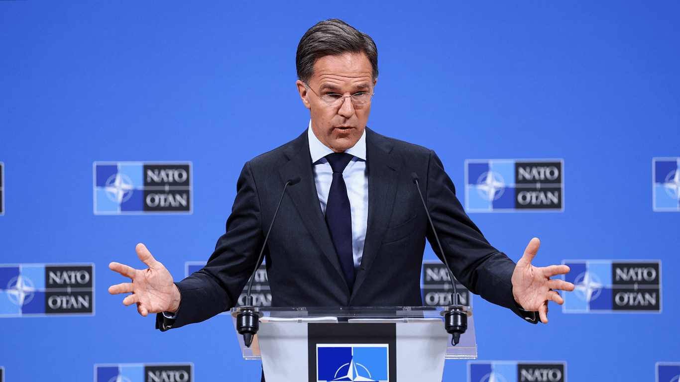 Россия ежемесячно теряет 35 тыс. человек: Рютте раскрыл подробности разговора с Зеленским