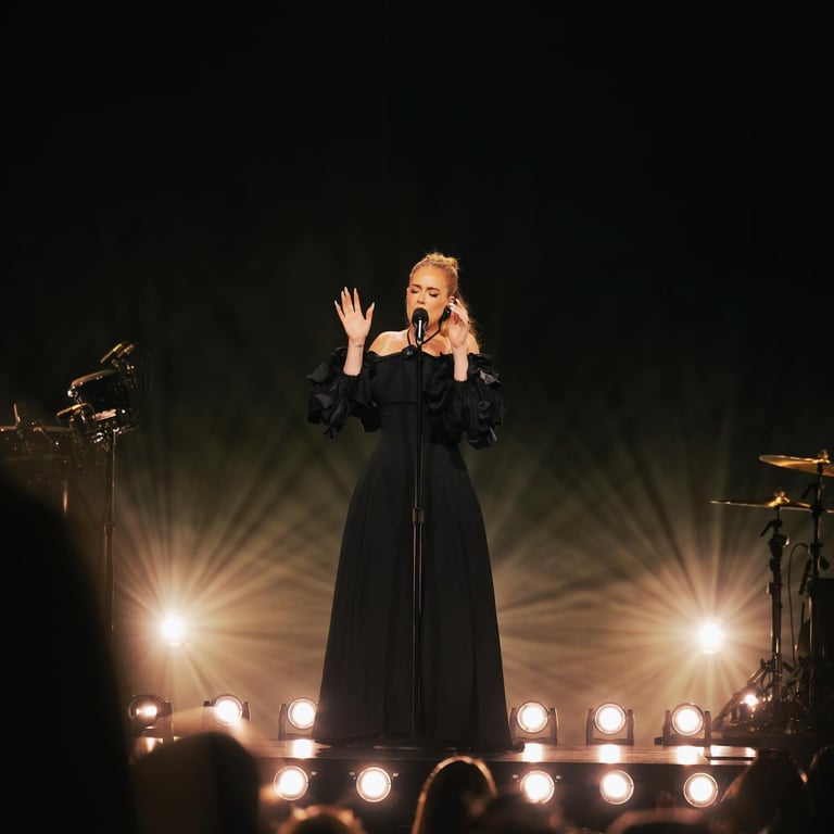 Певица Адель