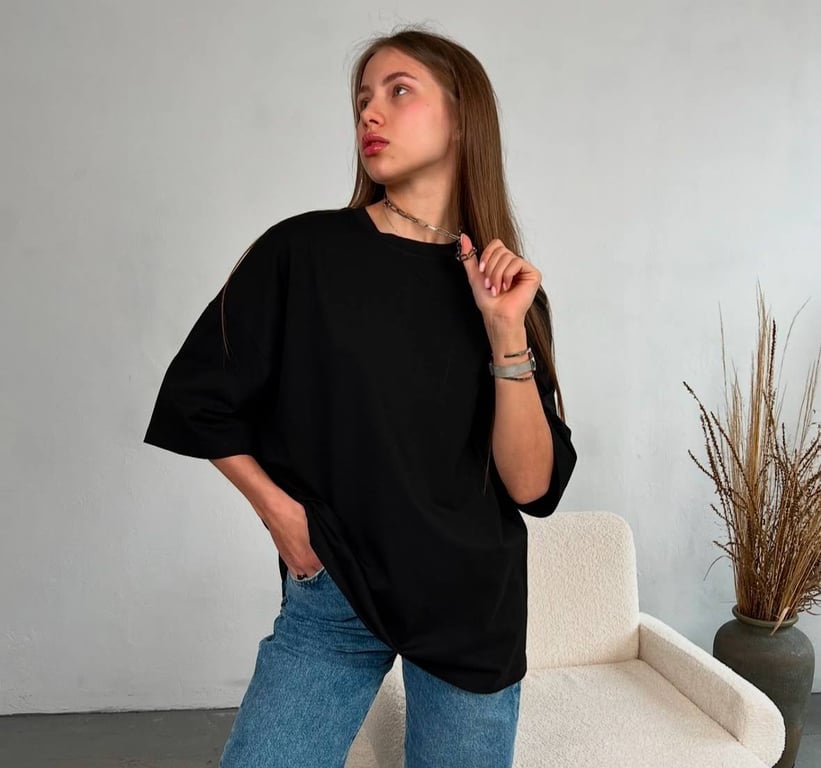 Oversized T-shirts are firmly entrenched in trends