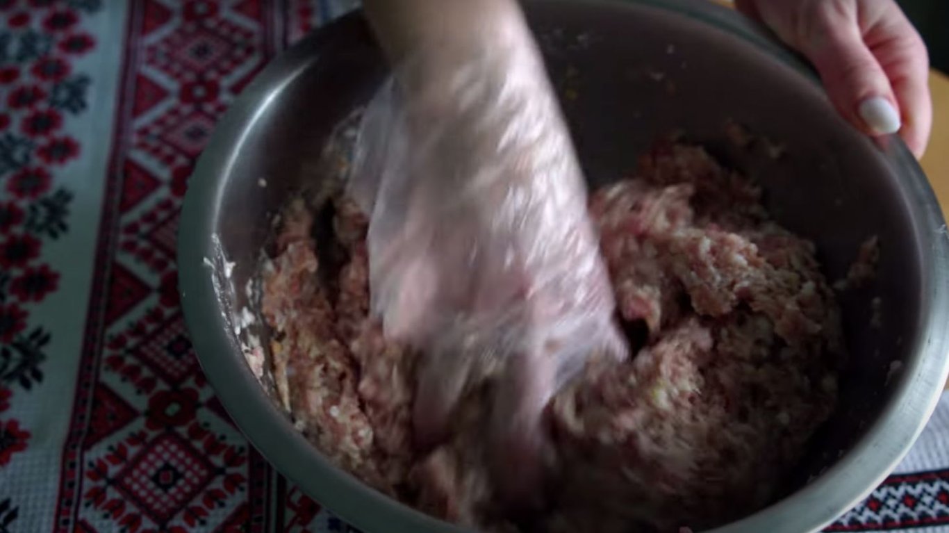 домашній м'ясний хлібець з коріандром та кмином