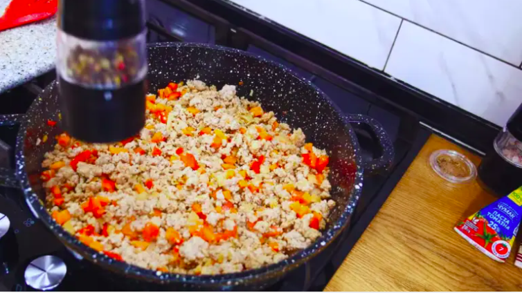 макарони з фаршем за 20 хвилин