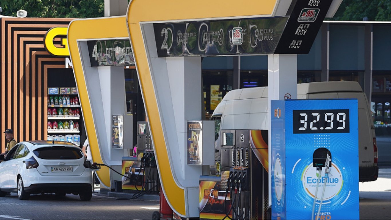 Цены на бензин 17 августа — в Украине снова подорожало топливо