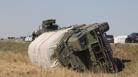 Не доїхав до фронту: у Росії ракетний комплекс С-400 потрапив у аварію - 285x160