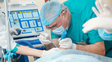 До лав "Азову" набирають анестезіологів — як умови та зарплата - 285x160