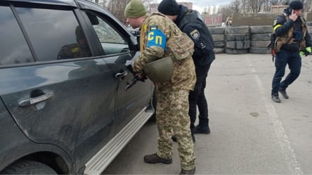 Юрист рассказал, продолжат ли в Украине вручать повестки на блокпостах - 285x160