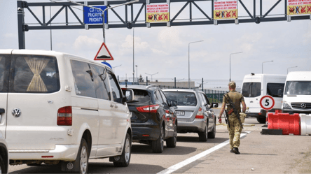 Заторів не уникнути — на яких КПП в черзі десятки автівок - 285x160