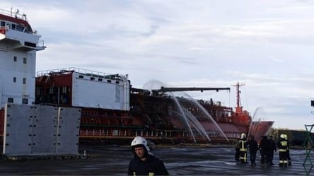 Ворог знову атакував Одещину: пошкоджено цивільне судно - 304x171