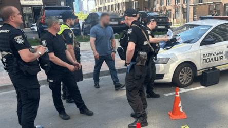 Стрілянина в супермаркеті Києва: чоловік відкрив вогонь по охоронцю - 290x166