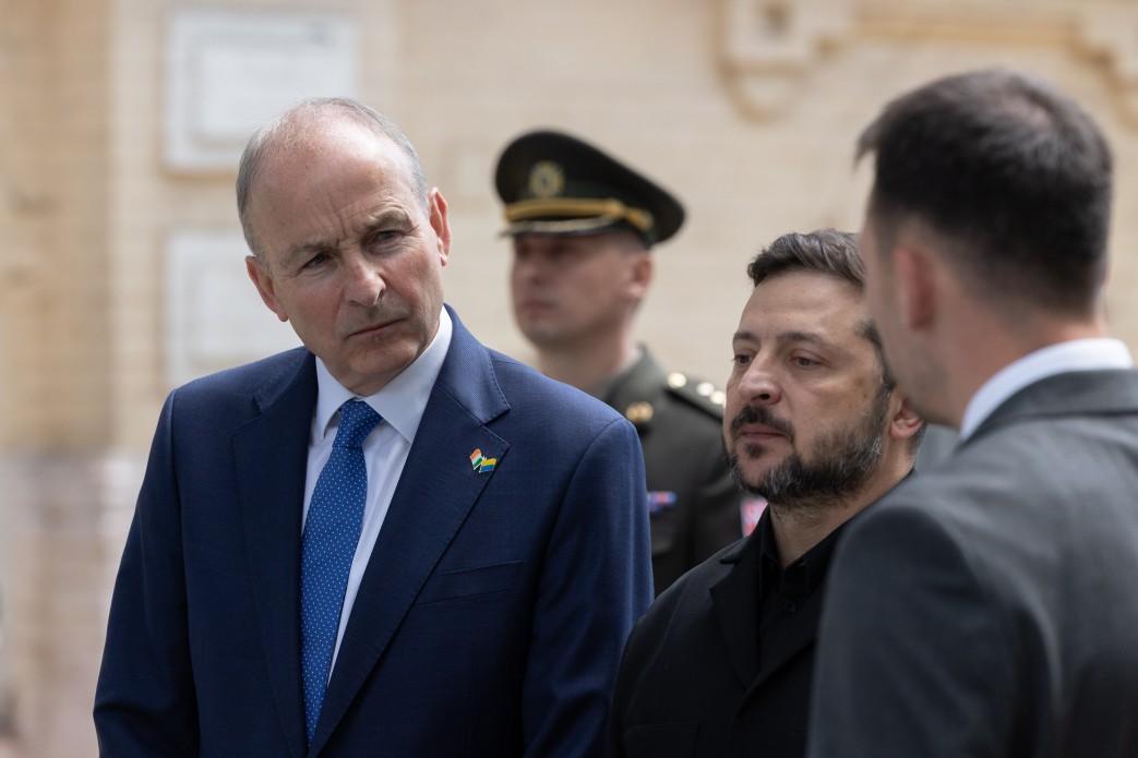 Прем'єр Ірландії під час візиту до Києва вшанував пам'ять загиблих військових - фото 2