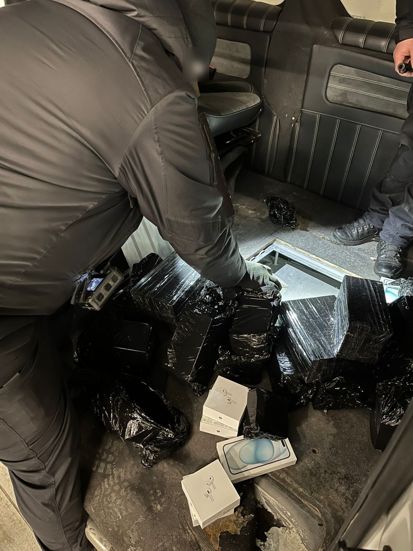 Контрабанда Apple