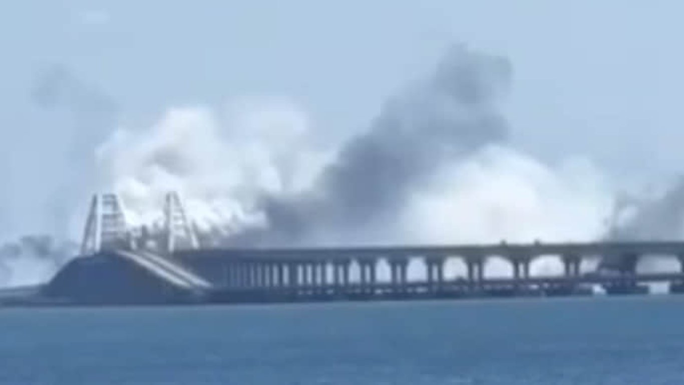 Минобороны РФ прокомментировало взрывы на Крымском мосту