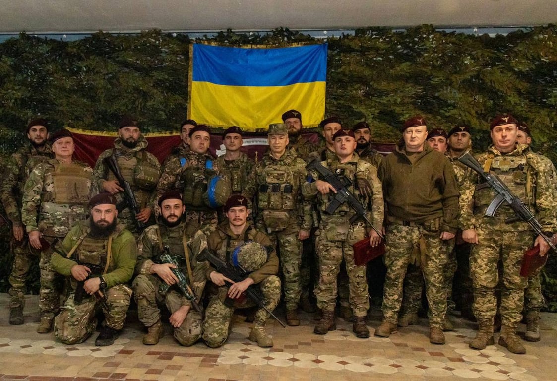 Сирський та військові