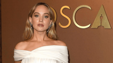 Зимний аксессуар Дженнифер Лоуренс, который сейчас в тренде - 285x160