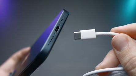 Зарядка смартфона працює лише під кутом: як самостійно очистити роз'єм - 285x160