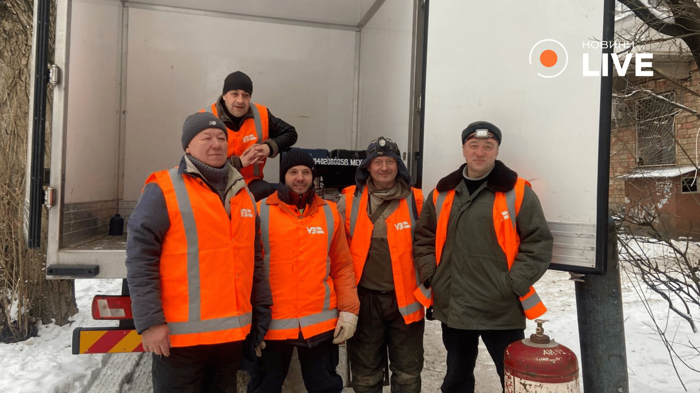 Як працівники УЗ повертають киянам тепло