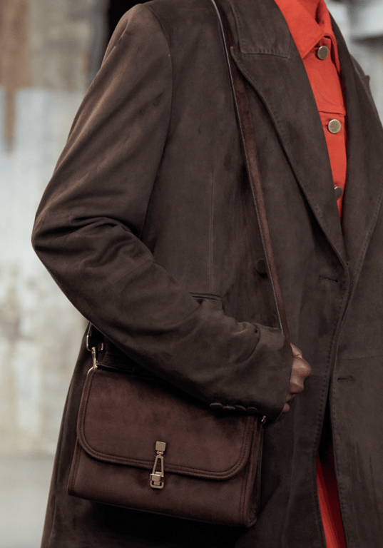 Карамельна замшева сумка середнього розміру